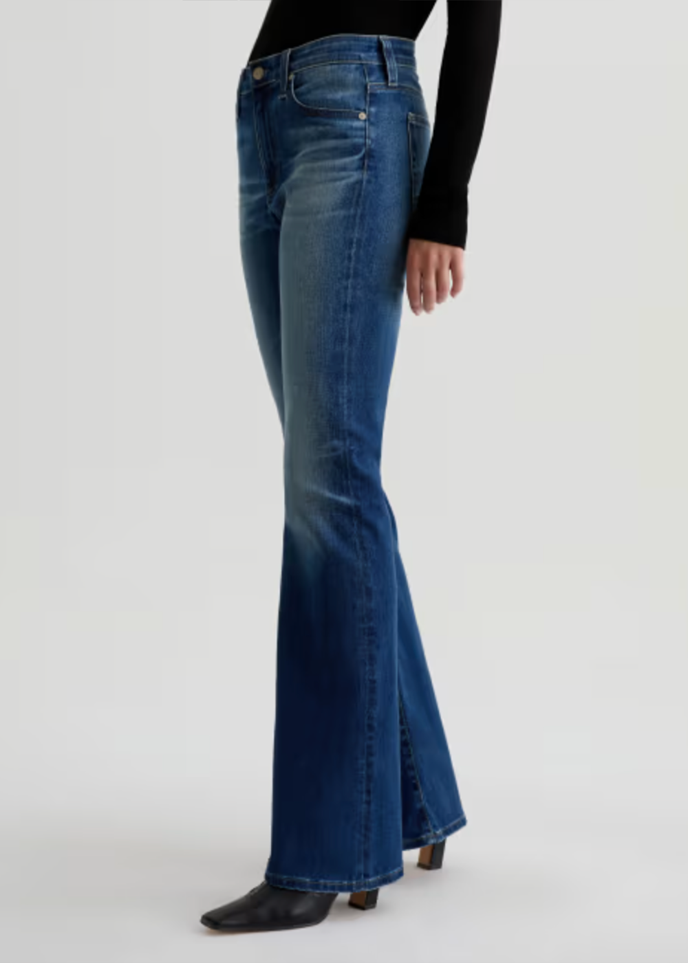 Farrah Mid Rise Boot Cut Jean - 9 Years Enchantment - AG Jeans Canada - Danali
