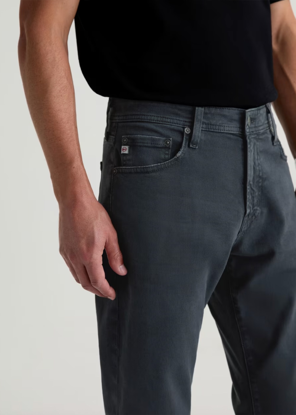 Tellis Modern Slim Jean - 7 Years Sulfur Pure Black - AG Jeans Canada - Danali