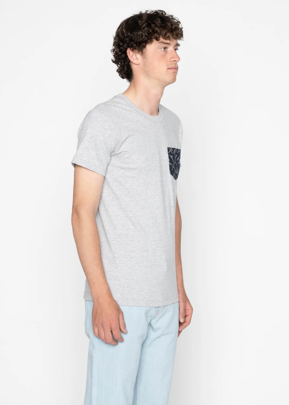 Pocket Tee Matsuba Pine Needles - Heather Grey - Naked and Famous Denim Canada - Danali - G003882820