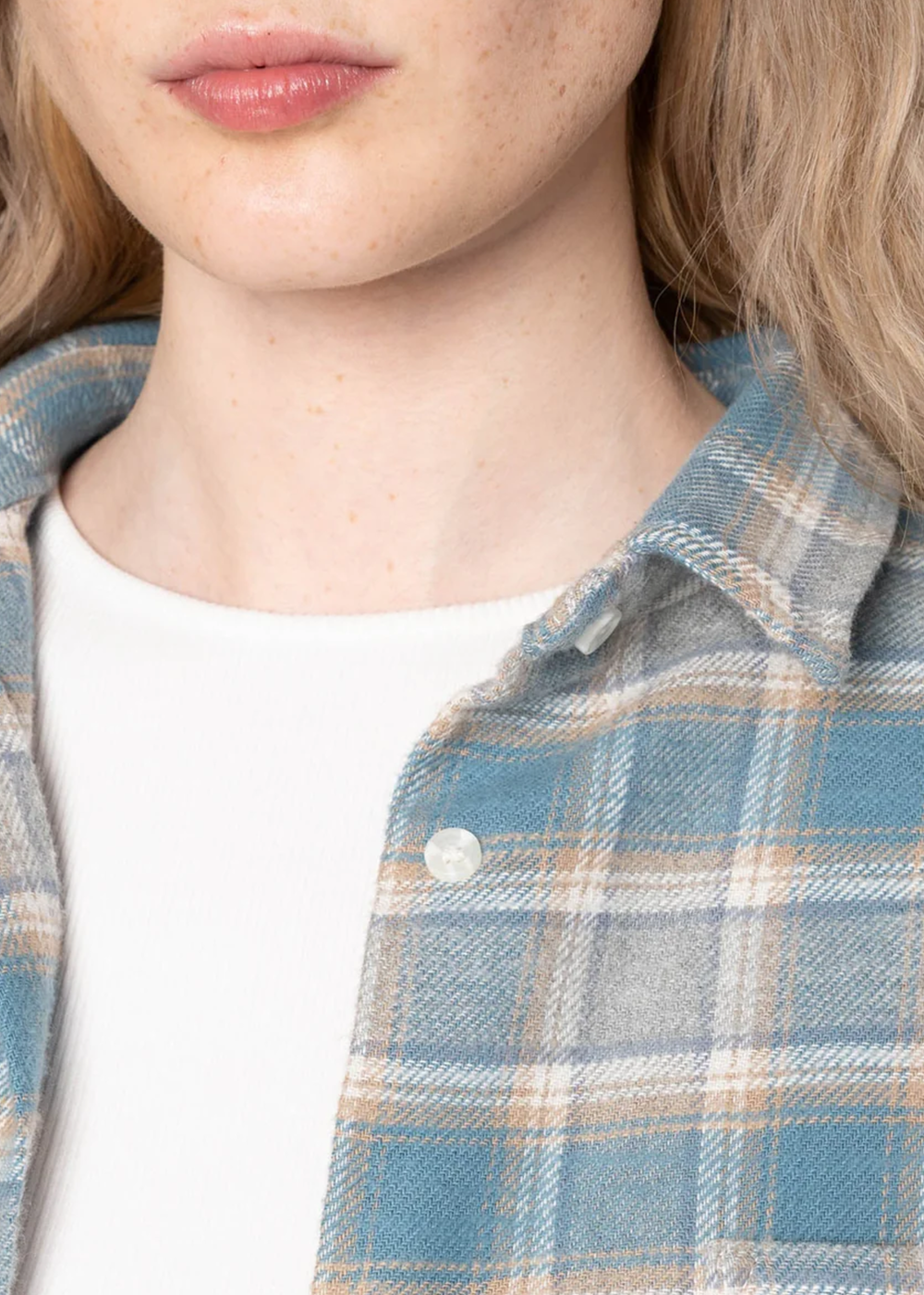 Women's True Shirt Soft Brushed Flannel - Faded Blue - Naked and Famous Canada - Danali