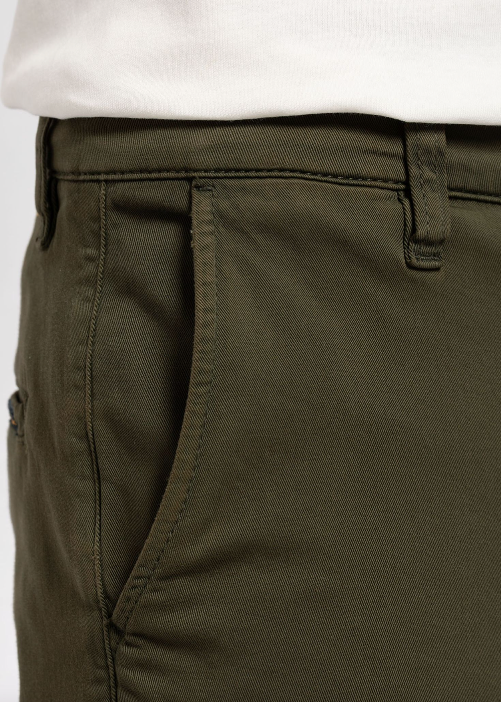 Easy Alvin Chino - Olive - Nudie Jeans Canada - Danali