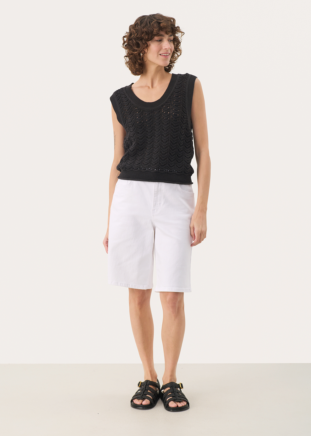 Radka Vest - Black - Part Two Canada - Danali