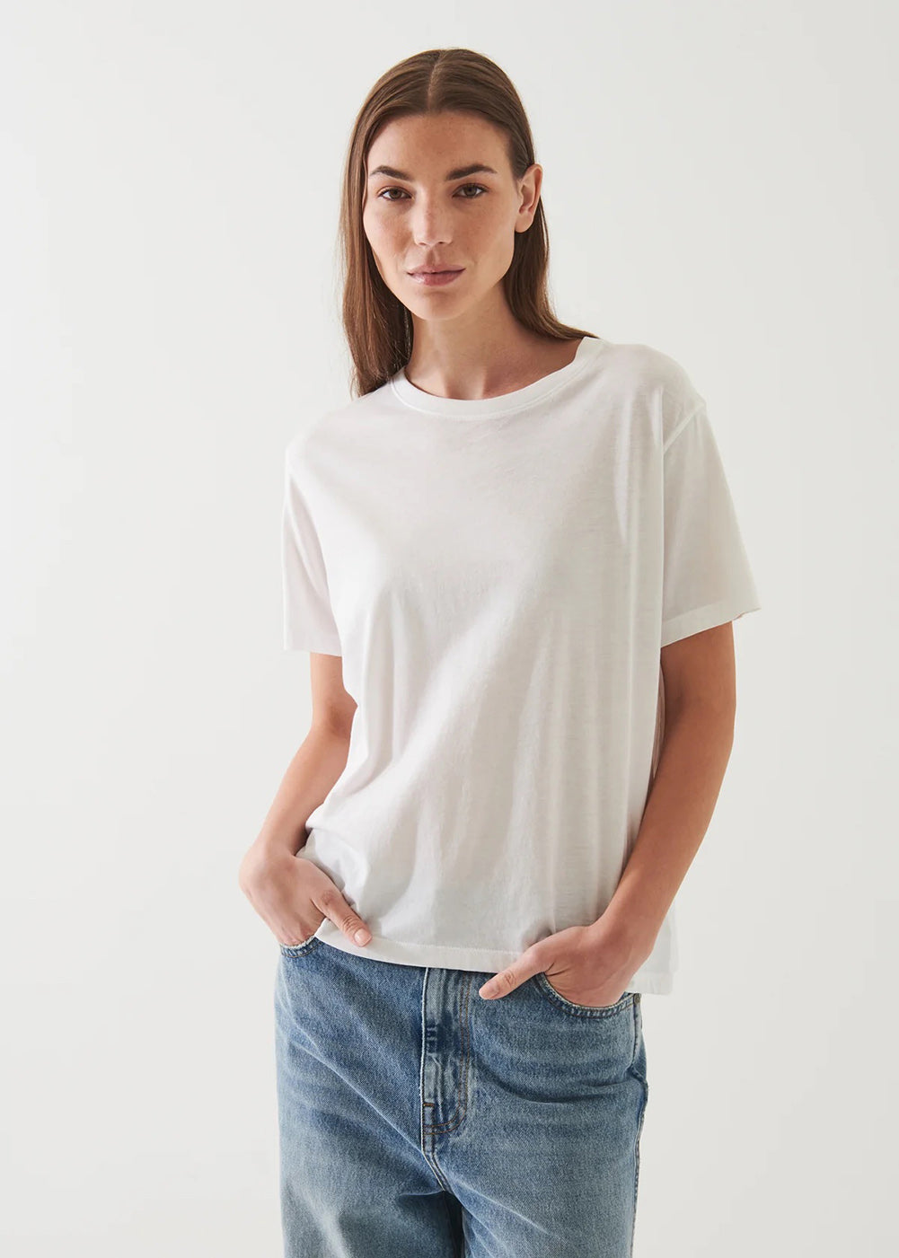 Boyfriend Fit Crew T-Shirt - White - Patrick Assaraf Canada - Danali - W92C05