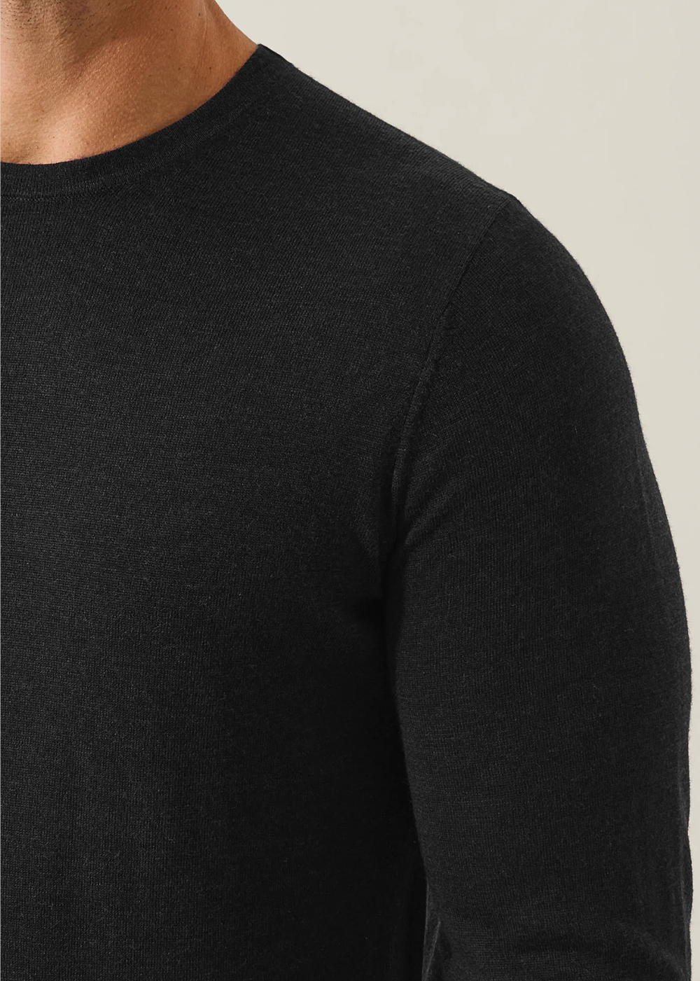 Extra-Fine Merino Wool Crewneck Sweater - Black - Patrick Assaraf Canada - Danali