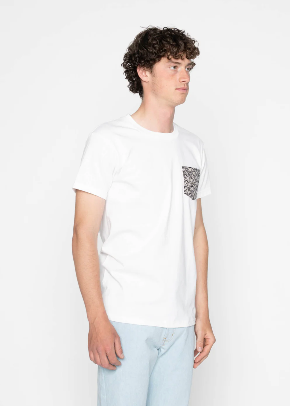 Pocket Tee - Seigaiha Waves - Naked and Famous Denim Canada - Danali -W03140520-WHT