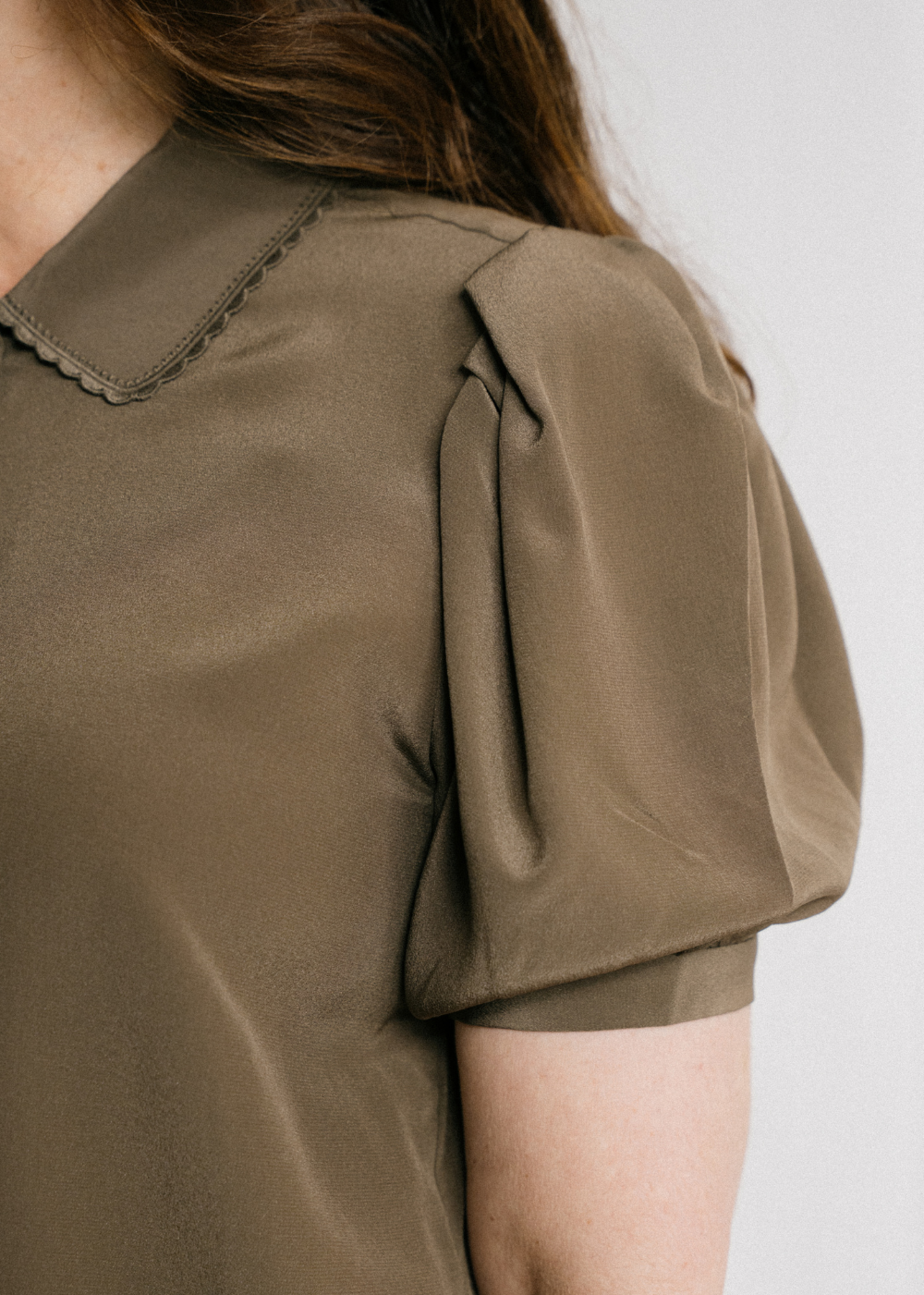 The Silk Prim Blouse - Deep Olive - FRAME Canada - Danali - WF25WBL006
