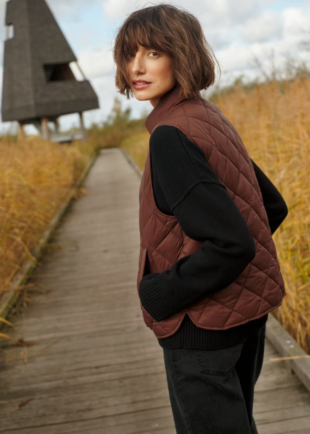 Carlota Vest
