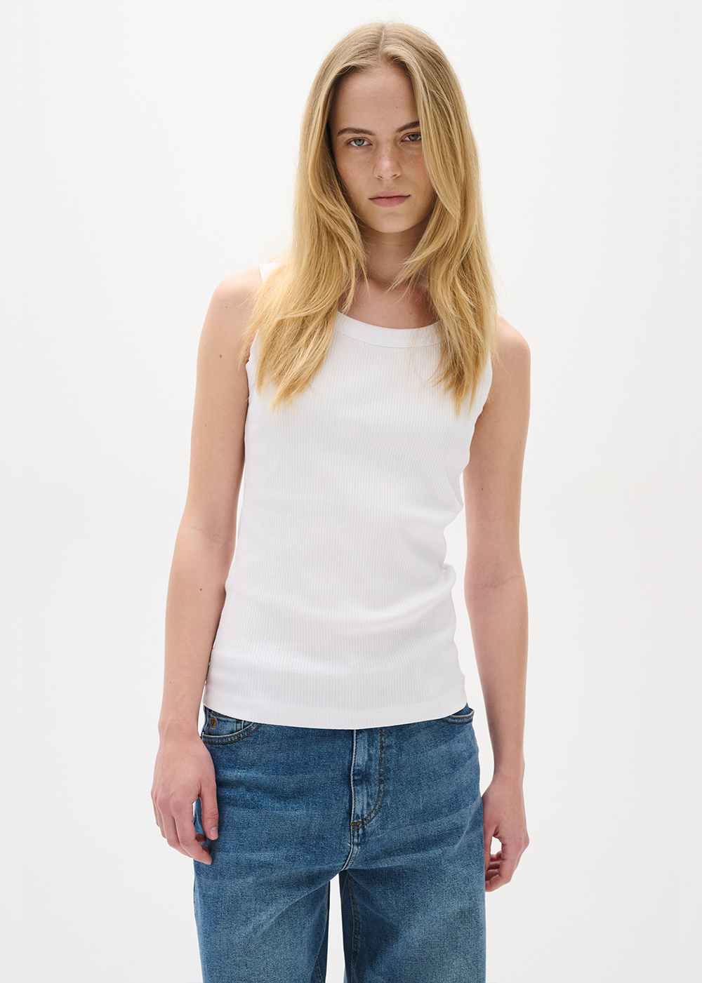 Dagna Tank