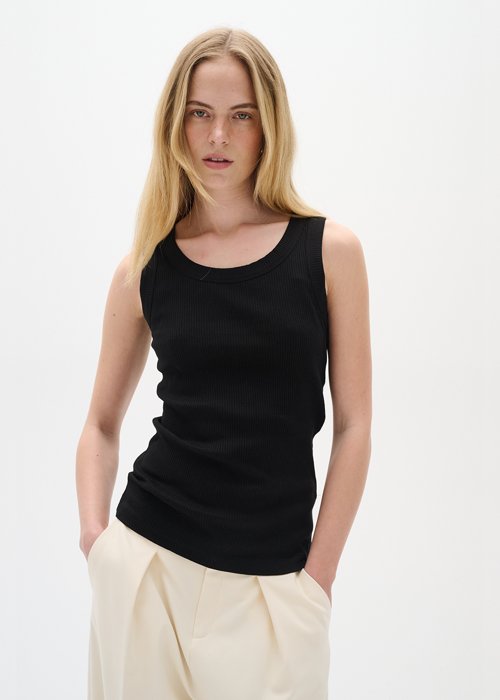 Dagna Tank