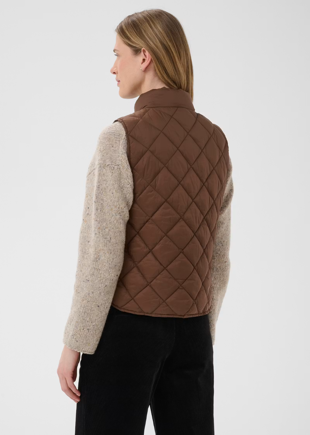 Carlota Vest