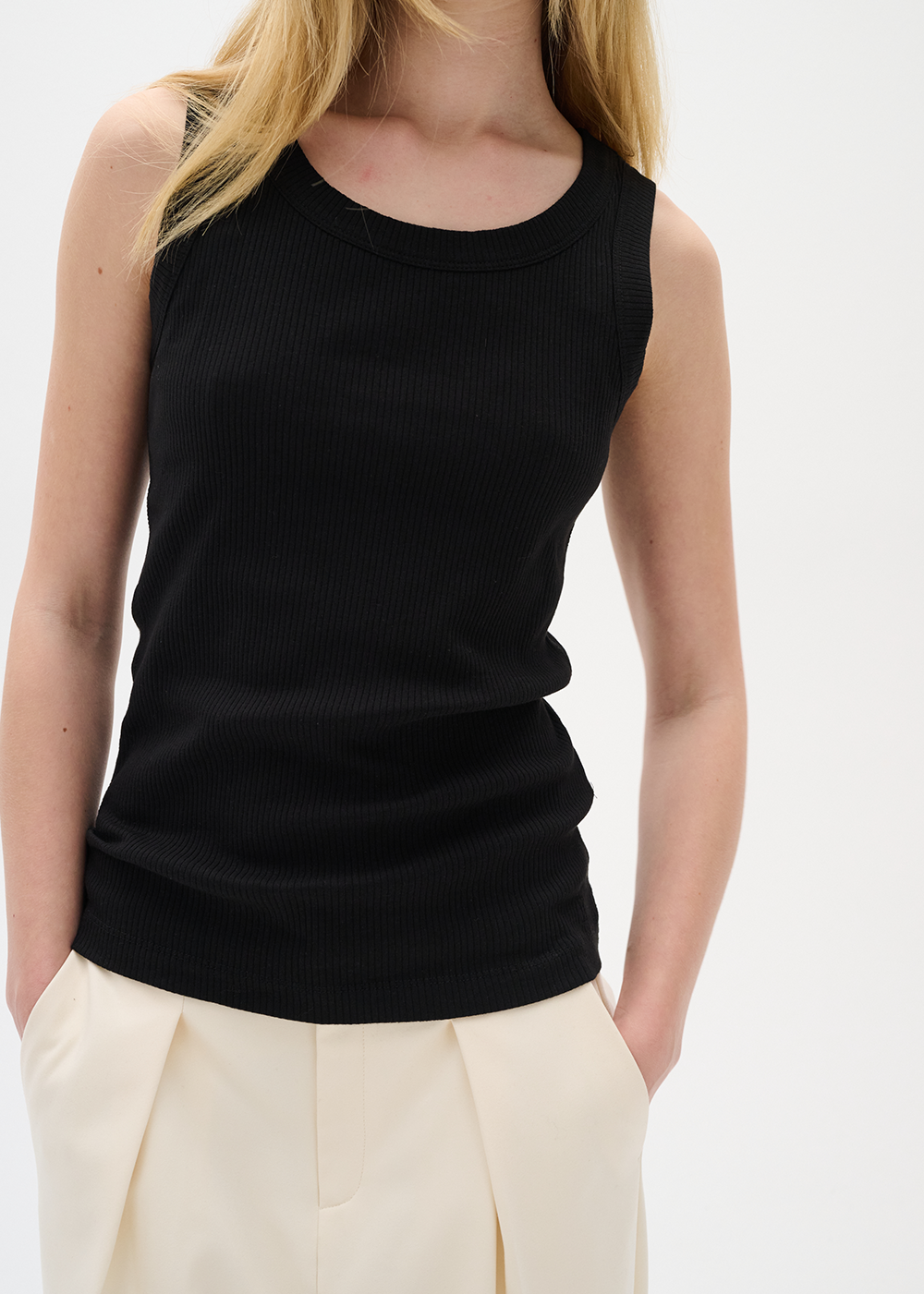 Dagna Tank
