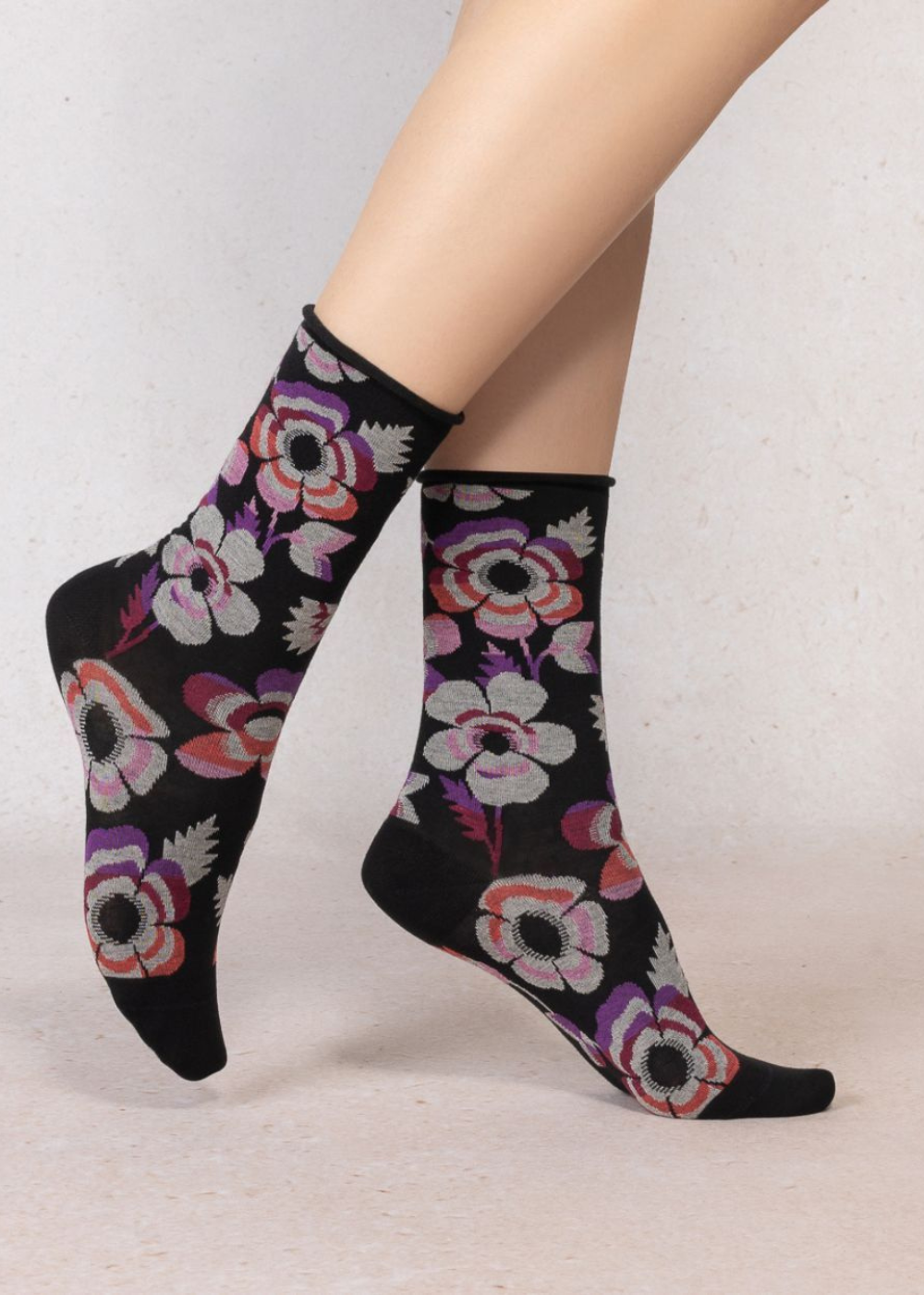 Velvet Socks With Flower Pattern