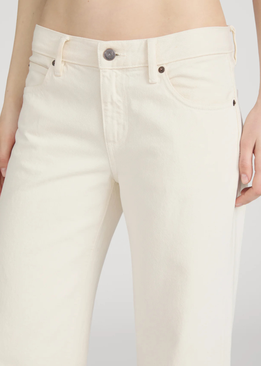 The Saturday Jean - Shell - FRAME Canada - Danali - 1025728-SHLL