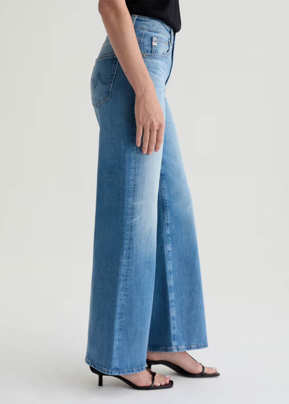 Saige Wide Leg Jean - 18 Years Bisou - AG Jeans Canada - Danali