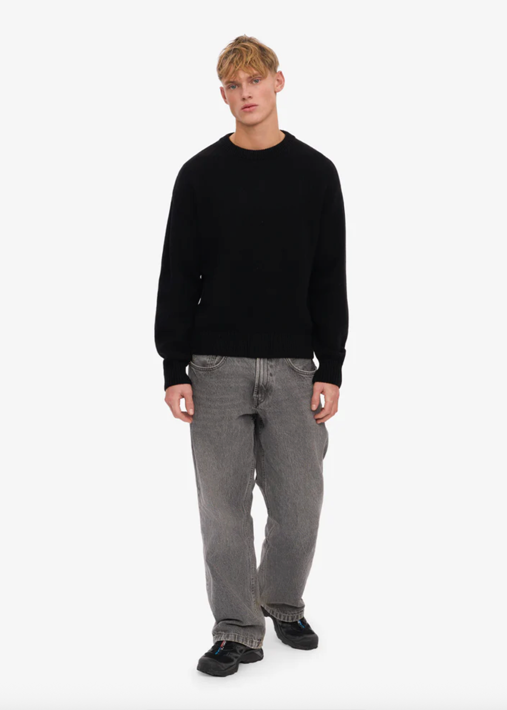 Oversized Merino Wool Crew Sweater - Deep Black - Colorful Standard Canada - Danali