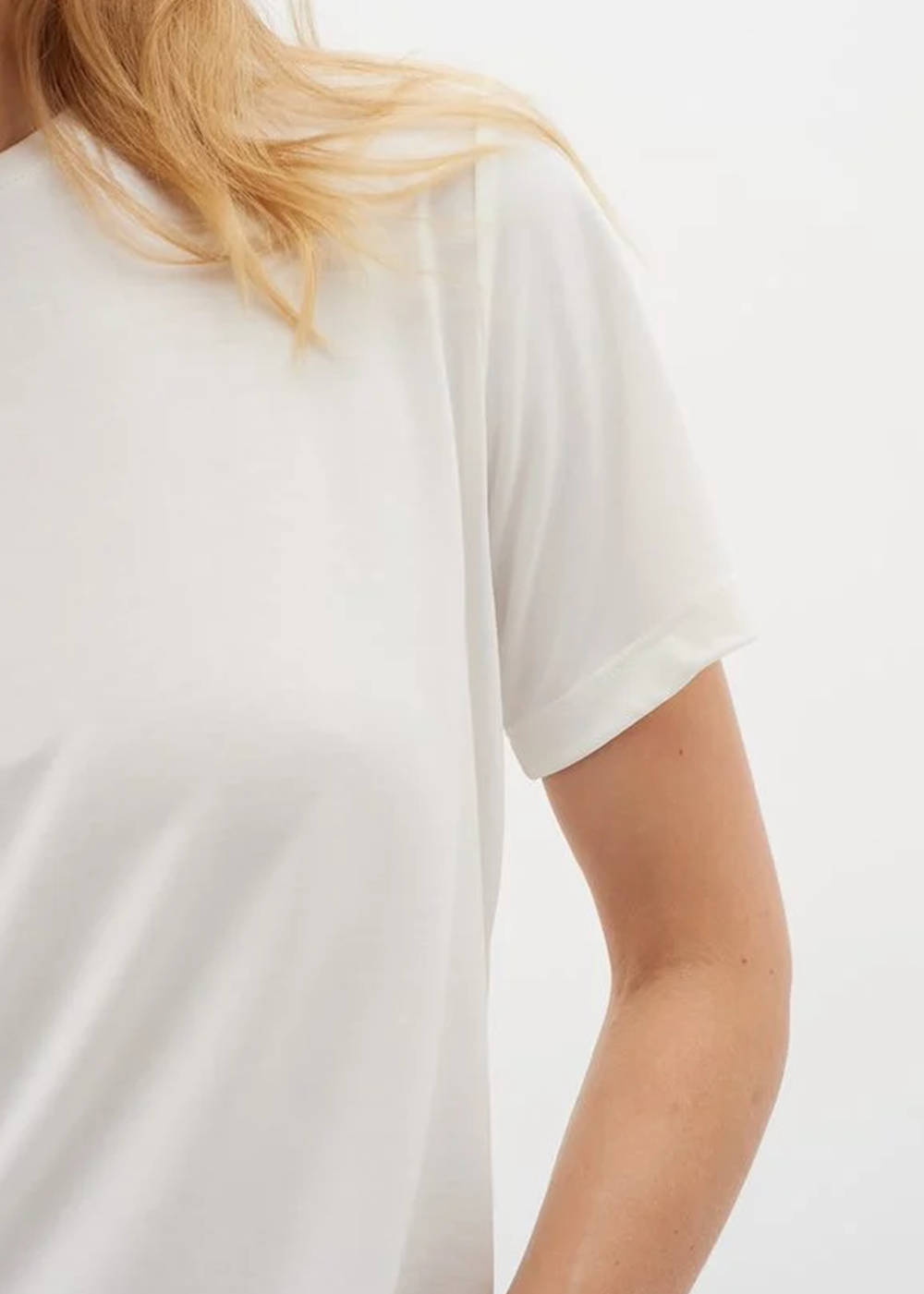 Liliana T-Shirt - Whisper White - InWear Canada - Danali