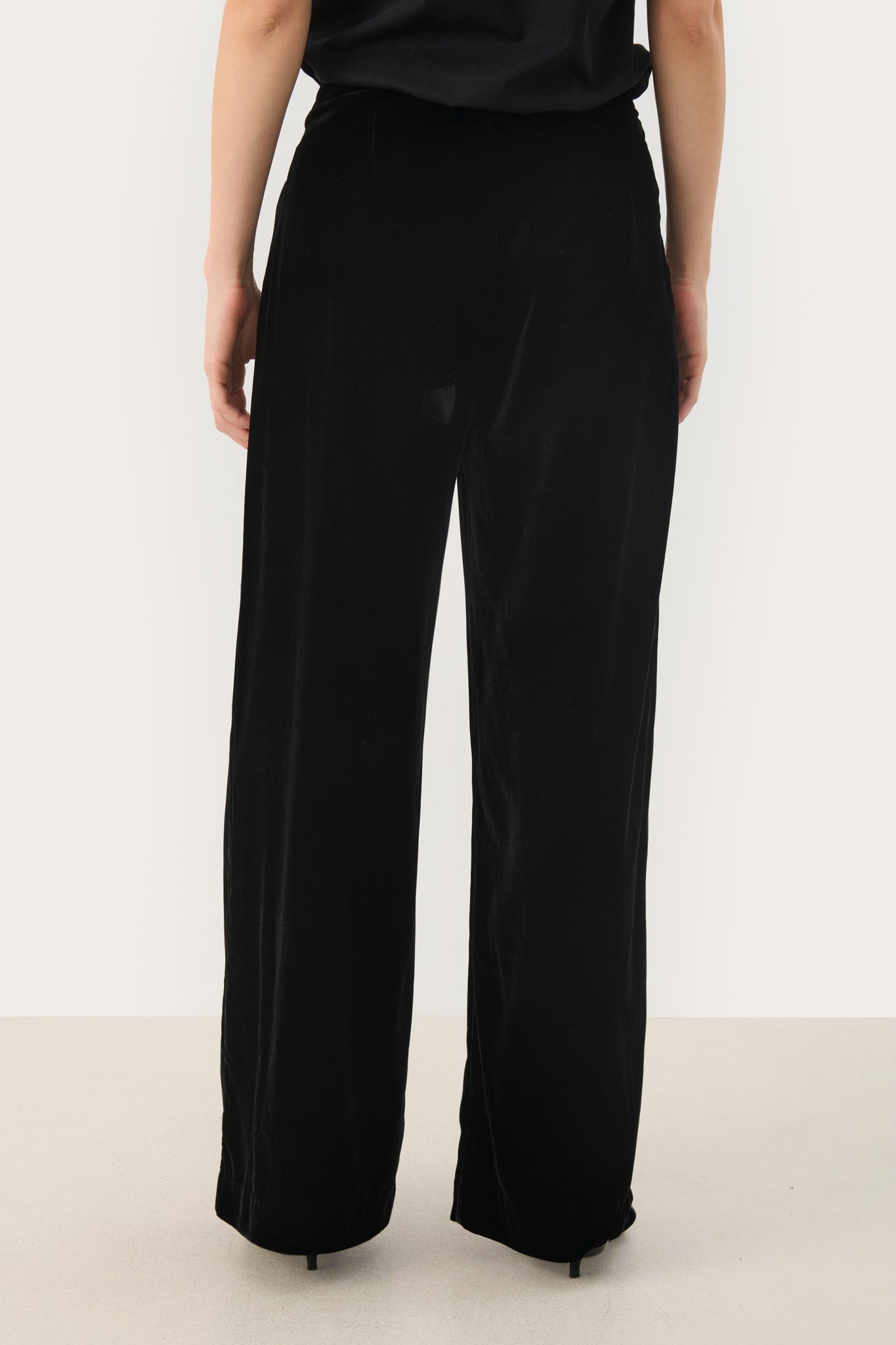 Ninnea  Velvet Pants - Black - Part Two Canada - Danali