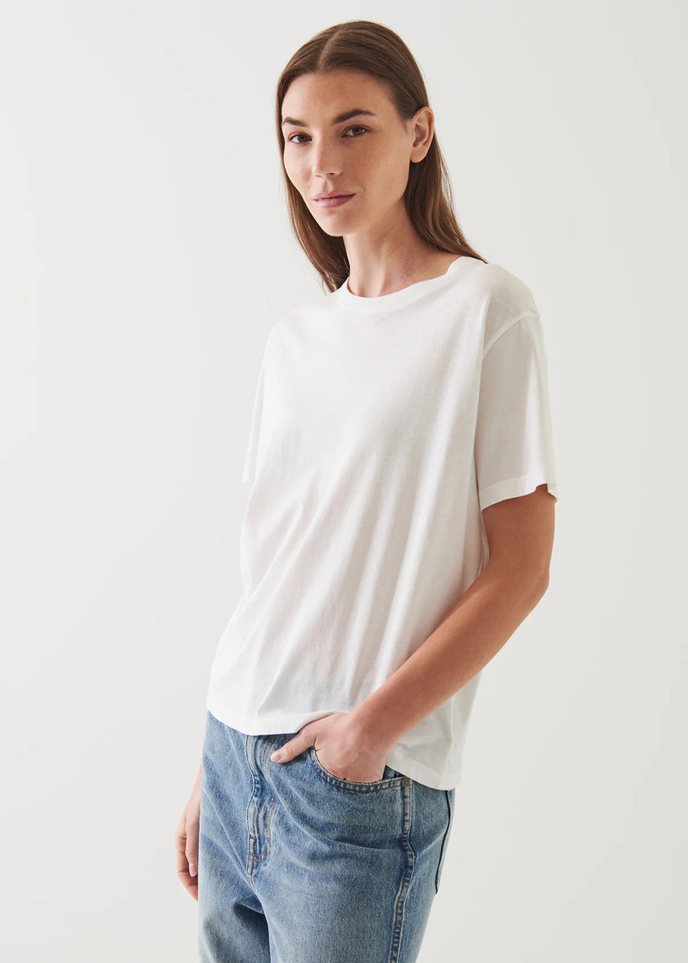 Boyfriend Fit Crew T-Shirt - White - Patrick Assaraf Canada - Danali - W92C05