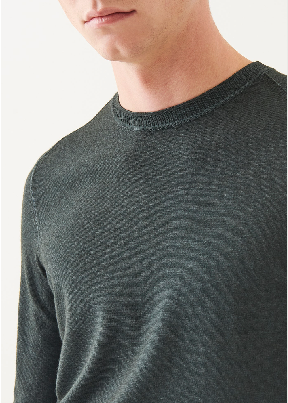 Extra-Fine Merino Vintage Wash Ribbed Hem Crewneck - Dusky Green - Patrick Assaraf Canada - Danali
