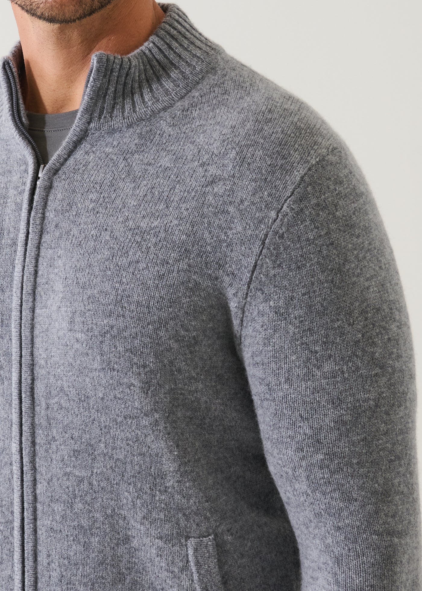 Super Fine Merino Wool Full Zip Sweater - Soot - Patrick Assaraf Canada - Danali