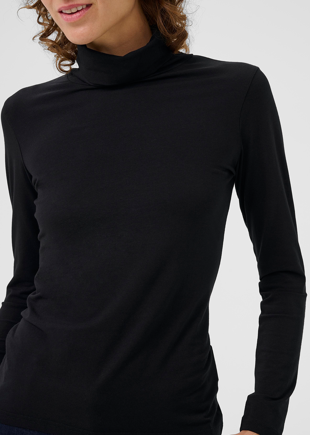 Efinas Turtleneck T-Shirt