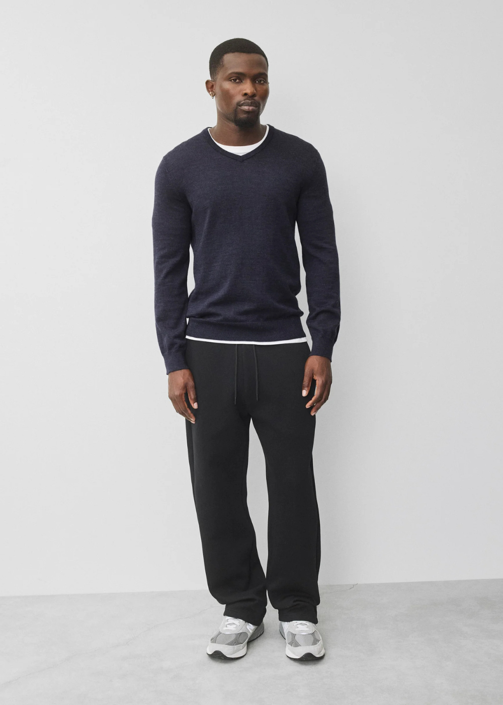 Lightweight Merino Harry V-Neck Sweater