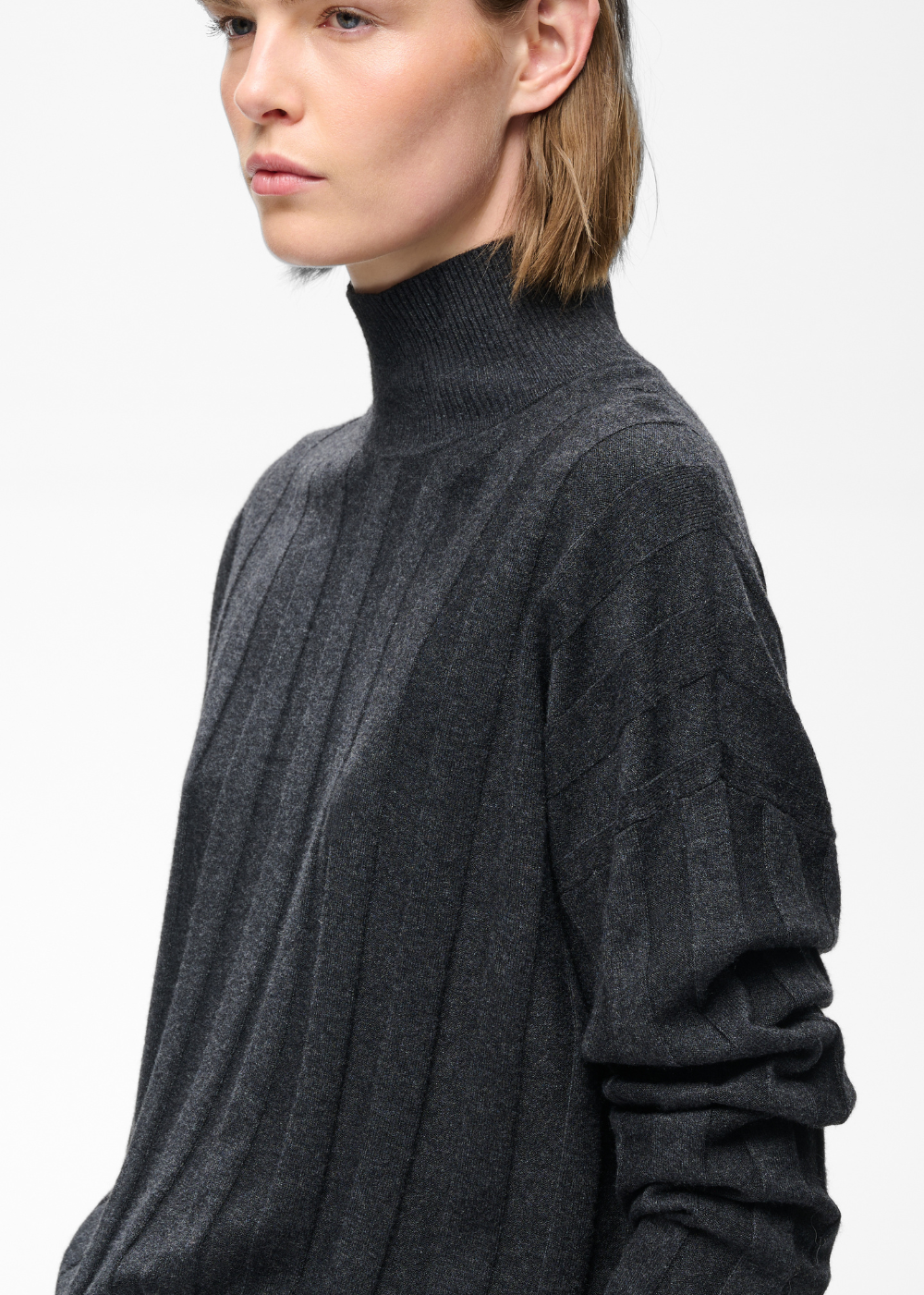 Tess Kellsie Pullover