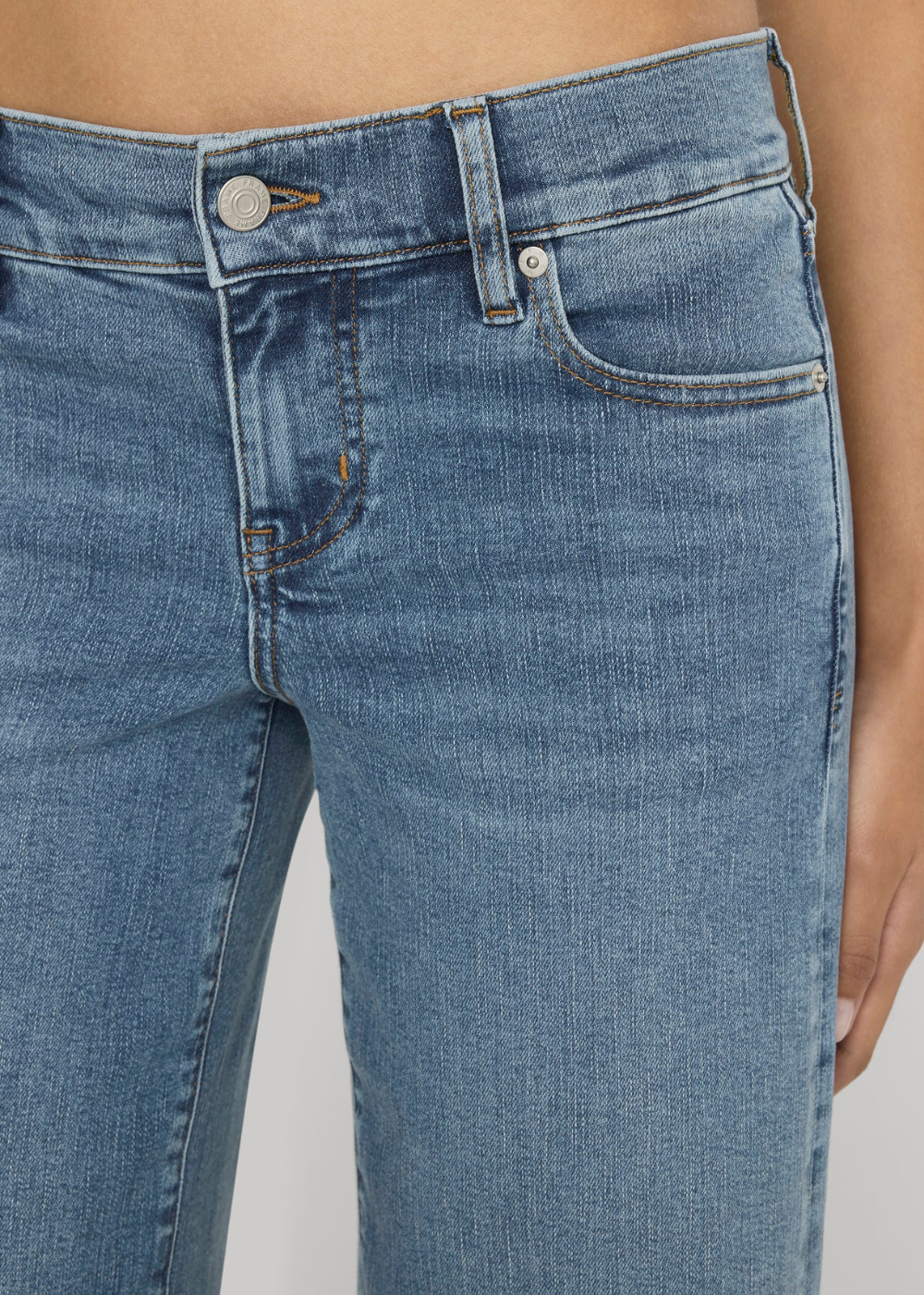 Le Sleek Straight Jean
